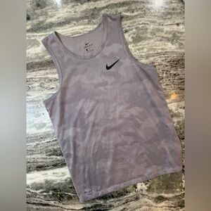 Men’s Nike drifit tank top size medium